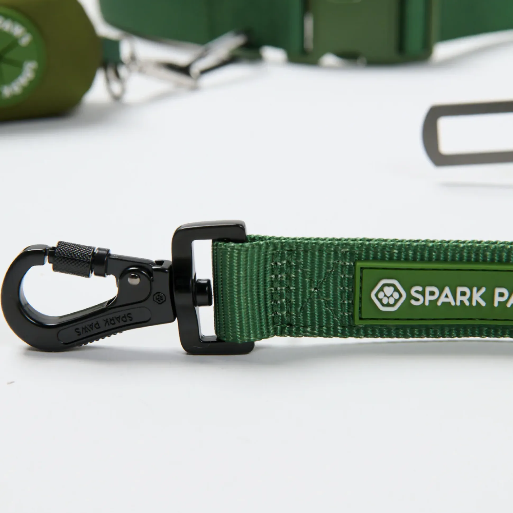 Multipurpose Seatbelt Handsfree Leash & Poop Bag Holder Set